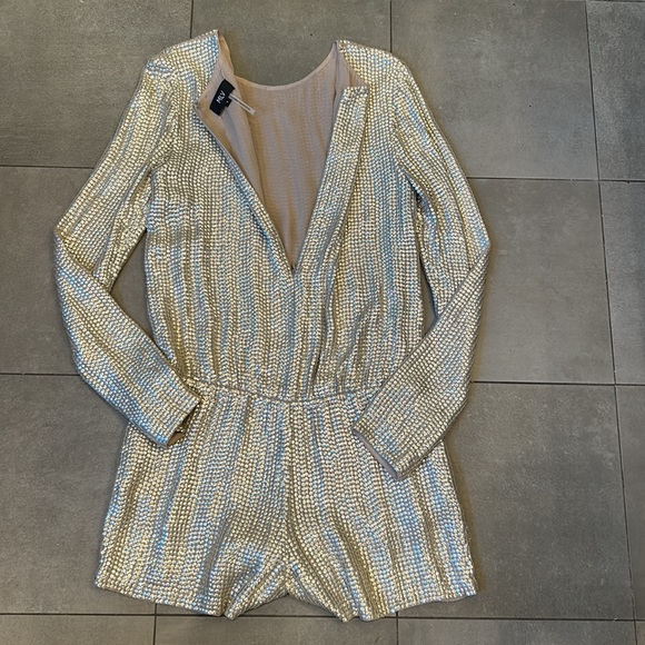 MLV Ramona Sequin Romper - Picture 14 of 14